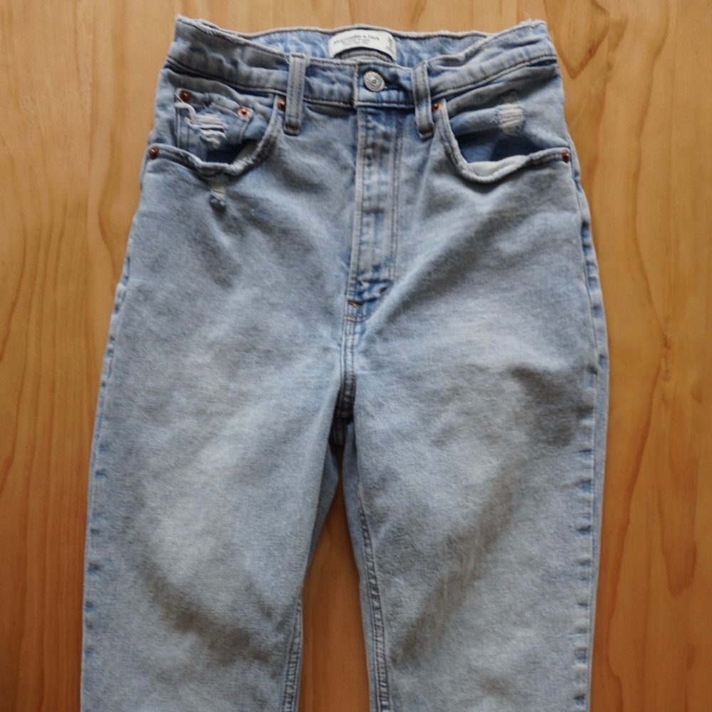 Size 26 Abercrombie The Ankle Straight Ultra High Rise Curve Love (Light Denim)